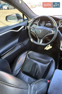 Лифтбек Tesla Model S 2015 в Ровно