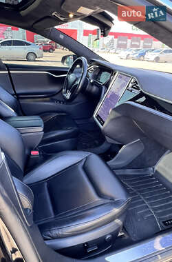 Лифтбек Tesla Model S 2015 в Ровно