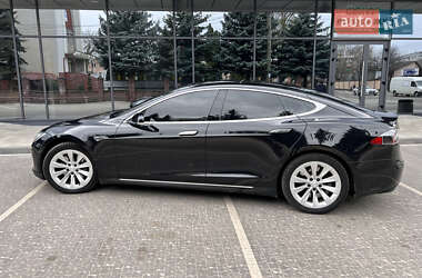 Лифтбек Tesla Model S 2015 в Ровно