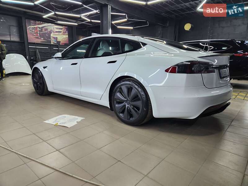 Лифтбек Tesla Model S 2021 в Киеве