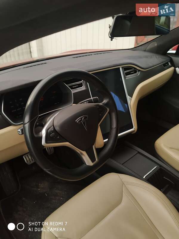 Ліфтбек Tesla Model S 2015 в Коломиї