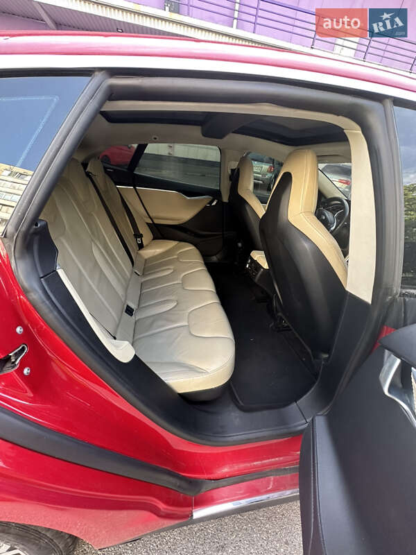 Лифтбек Tesla Model S 2013 в Киеве