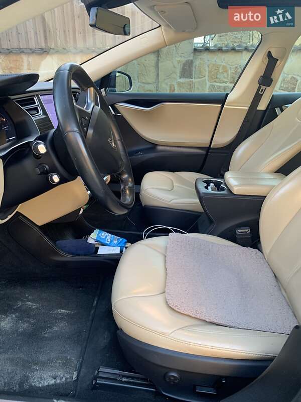 Лифтбек Tesla Model S 2015 в Тернополе
