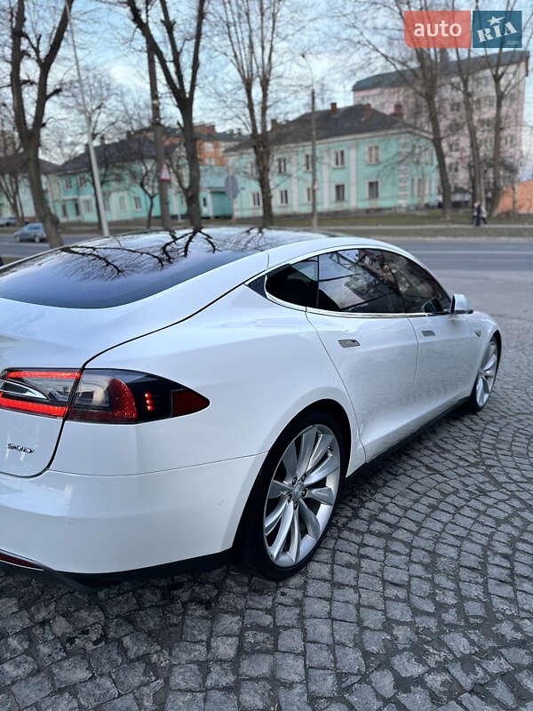 Лифтбек Tesla Model S 2015 в Хмельницком фото 8 Лифтбек Tesla Model S 2015 в Хмельницком