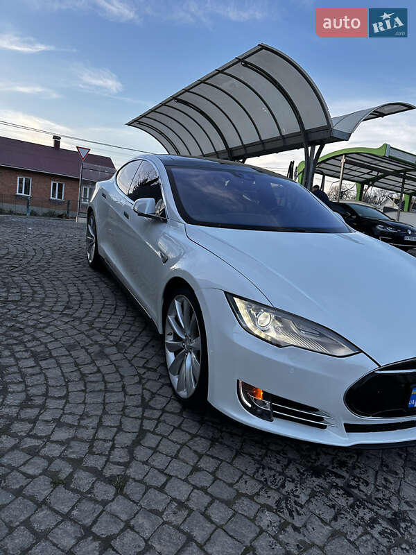 Лифтбек Tesla Model S 2015 в Хмельницком фото 11 Лифтбек Tesla Model S 2015 в Хмельницком