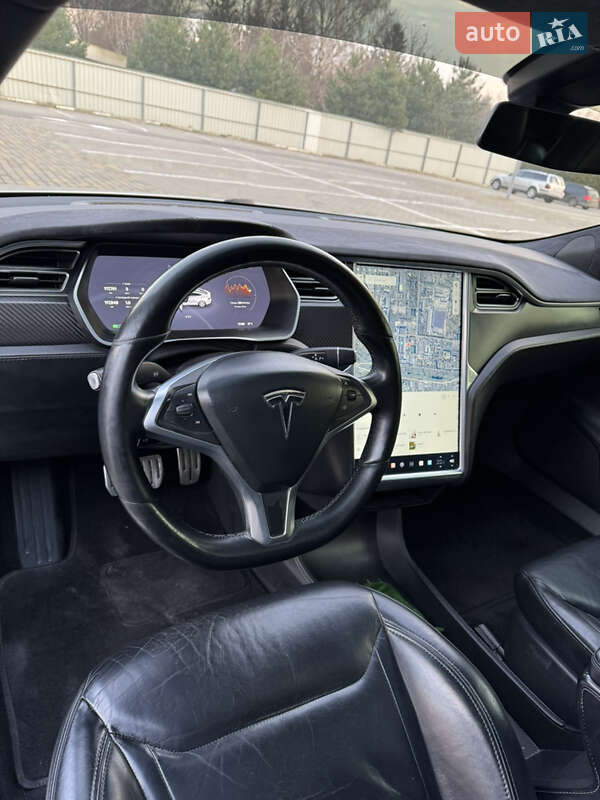 Лифтбек Tesla Model S 2015 в Луцке