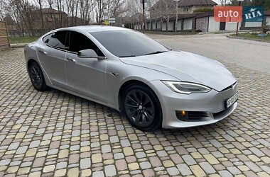 Лифтбек Tesla Model S 2017 в 