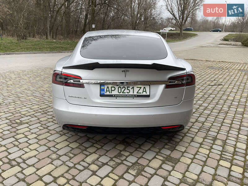 Лифтбек Tesla Model S 2017 в Запорожье