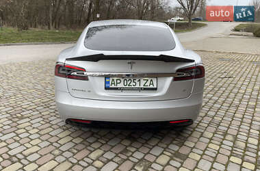 Лифтбек Tesla Model S 2017 в 