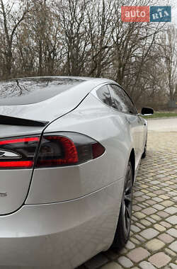 Лифтбек Tesla Model S 2017 в 