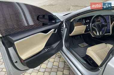 Лифтбек Tesla Model S 2017 в 