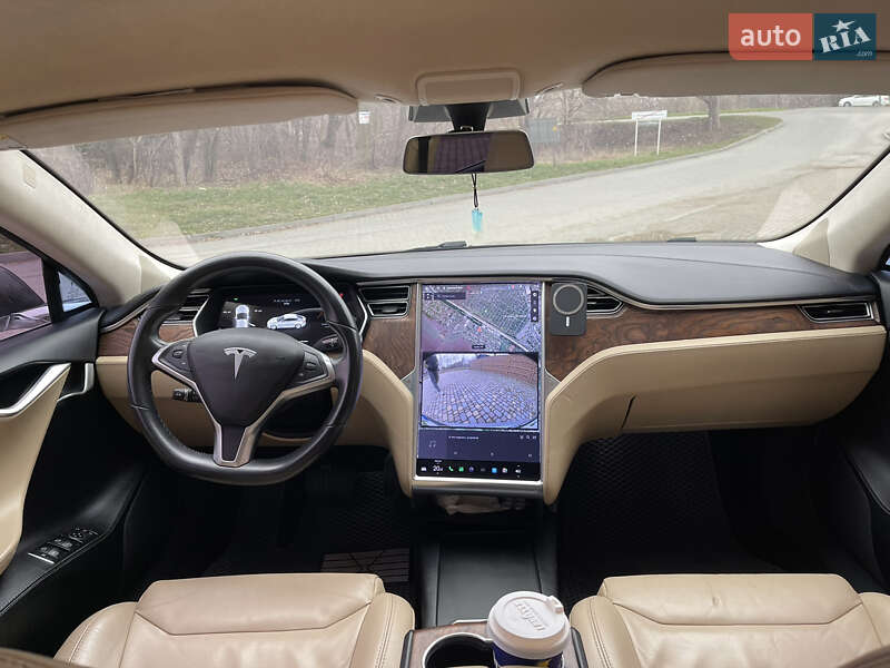 Лифтбек Tesla Model S 2017 в Запорожье