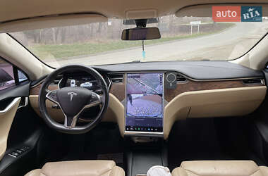 Лифтбек Tesla Model S 2017 в 
