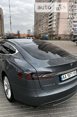 Лифтбек Tesla Model S 2014 в Киеве