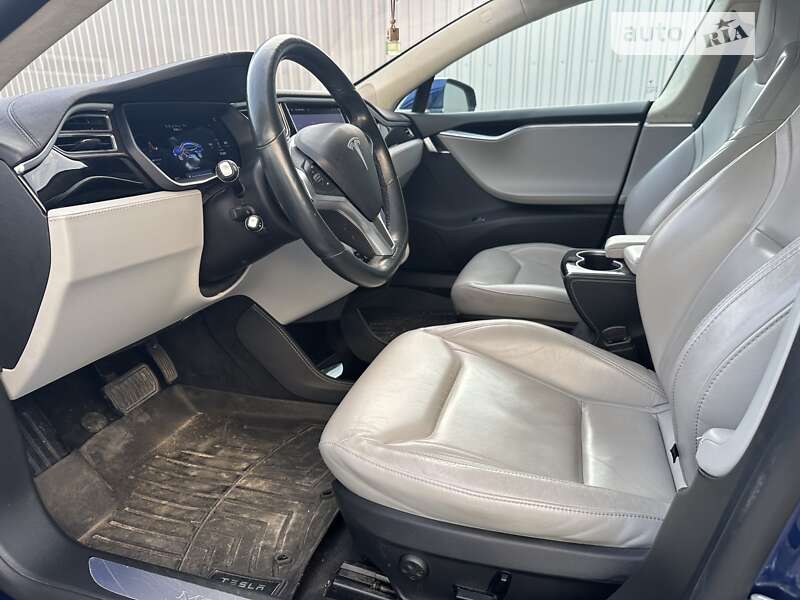 Ліфтбек Tesla Model S 2015 в Полтаві