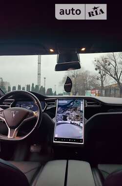 Ліфтбек Tesla Model S 2017 в Києві