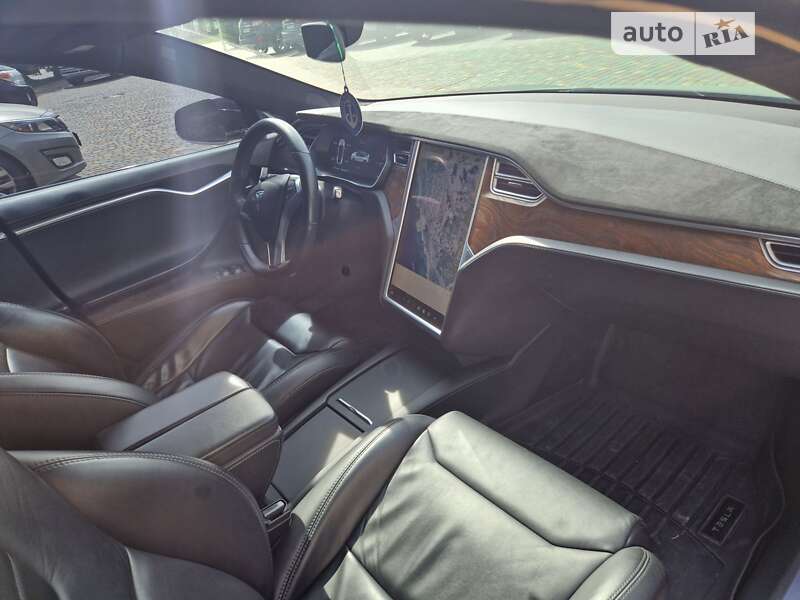 Лифтбек Tesla Model S 2017 в Одессе