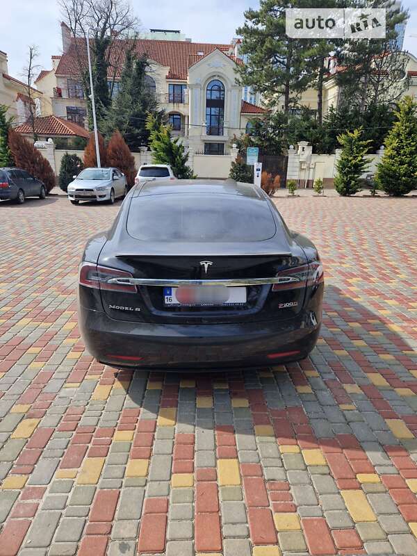 Лифтбек Tesla Model S 2017 в Одессе