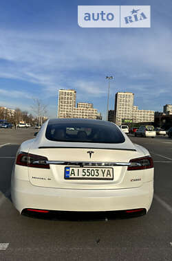 Лифтбек Tesla Model S 2017 в Киеве