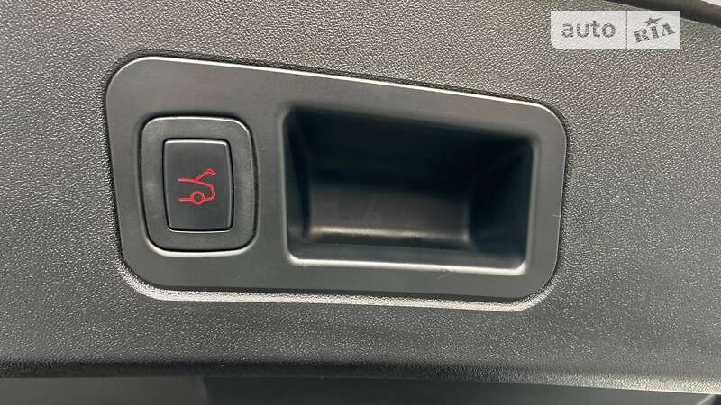 Лифтбек Tesla Model S 2016 в Хусте