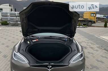 Лифтбек Tesla Model S 2016 в Хусте