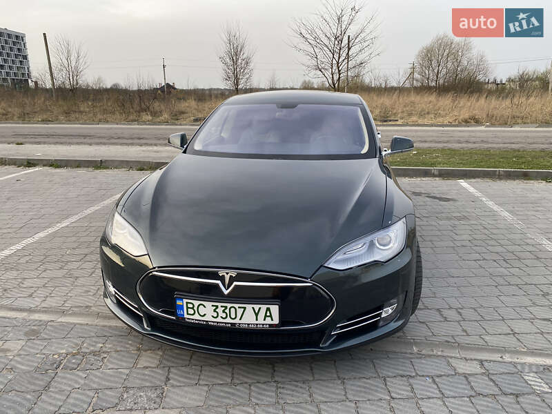 Tesla Model S 2014