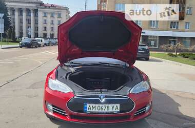 Ліфтбек Tesla Model S 2014 в Житомирі