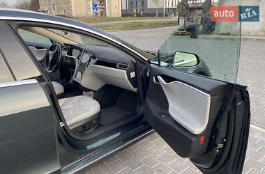 Лифтбек Tesla Model S 2014 в 