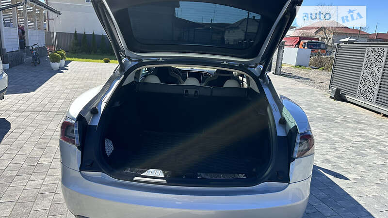 Лифтбек Tesla Model S 2013 в Рогатине
