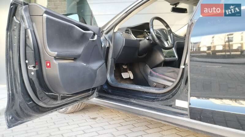 Ліфтбек Tesla Model S 2013 в Львові