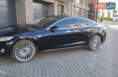 Ліфтбек Tesla Model S 2013 в Львові
