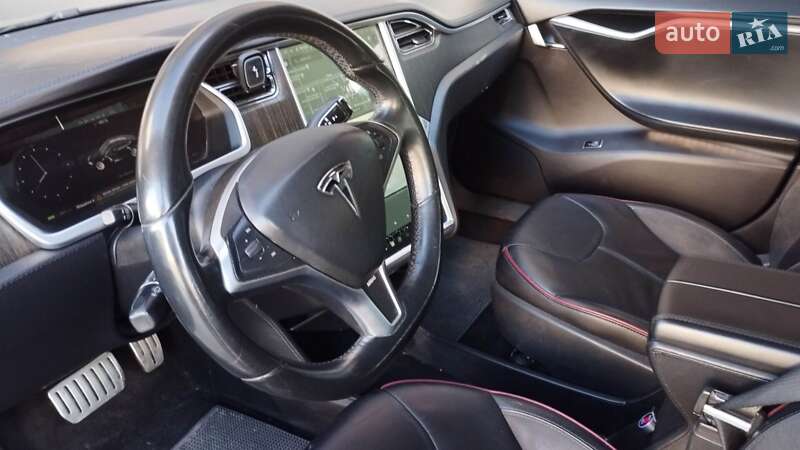Ліфтбек Tesla Model S 2013 в Львові