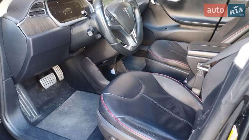 Ліфтбек Tesla Model S 2013 в Львові