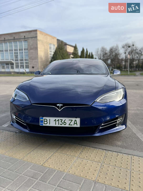 Лифтбек Tesla Model S 2019 в Киеве