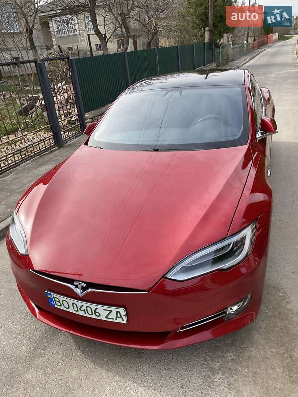 Лифтбек Tesla Model S 2017 в Тернополе