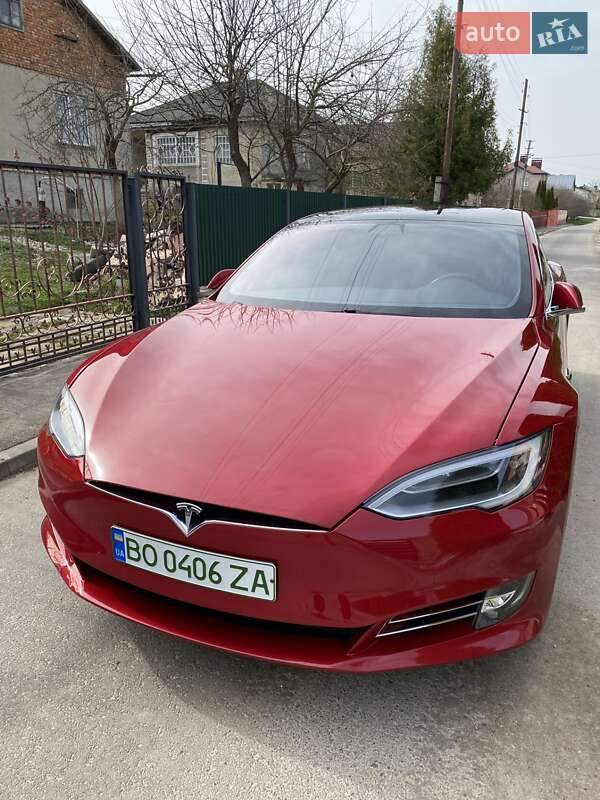 Лифтбек Tesla Model S 2017 в Тернополе