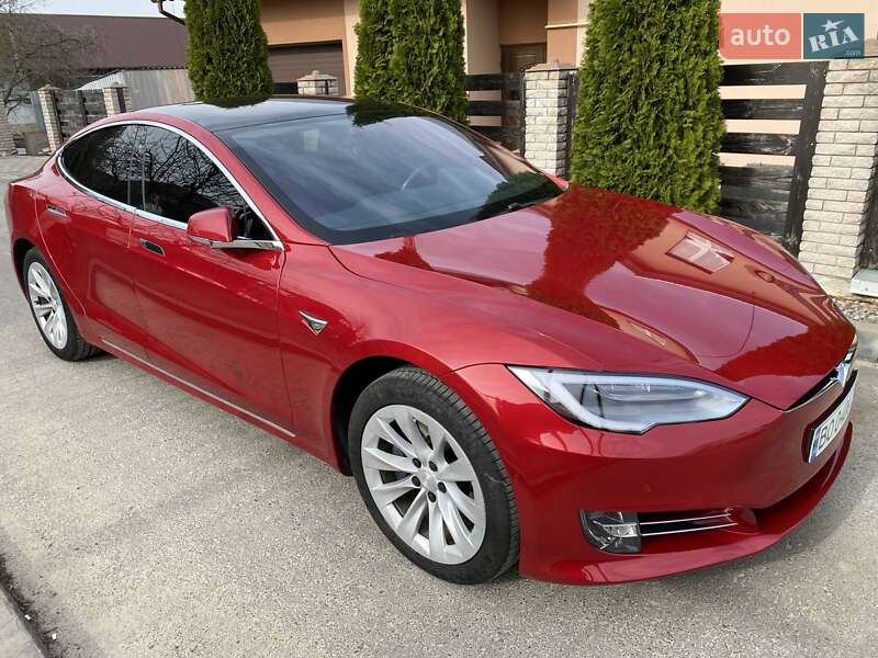 Лифтбек Tesla Model S 2017 в Тернополе
