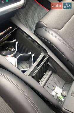 Лифтбек Tesla Model S 2017 в Любомле