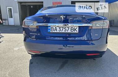 Лифтбек Tesla Model S 2017 в Кропивницком