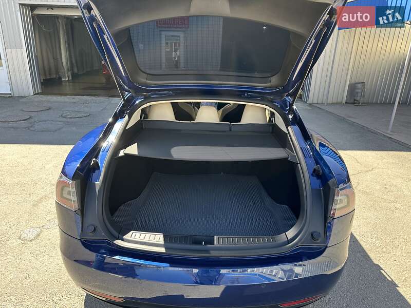 Лифтбек Tesla Model S 2017 в Кропивницком фото 15 Лифтбек Tesla Model S 2017 в Кропивницком