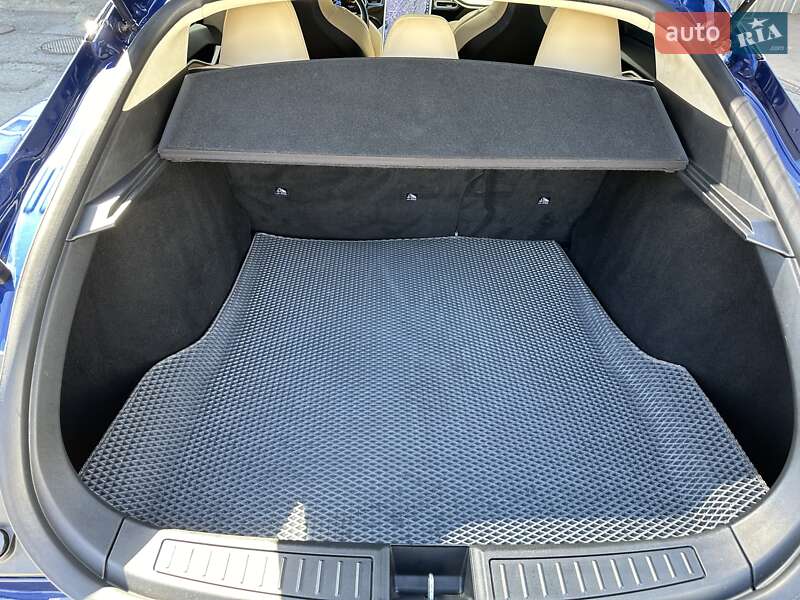 Лифтбек Tesla Model S 2017 в Кропивницком фото 16 Лифтбек Tesla Model S 2017 в Кропивницком