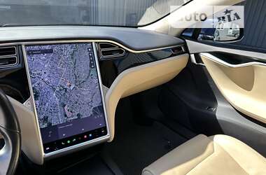 Лифтбек Tesla Model S 2017 в Кропивницком