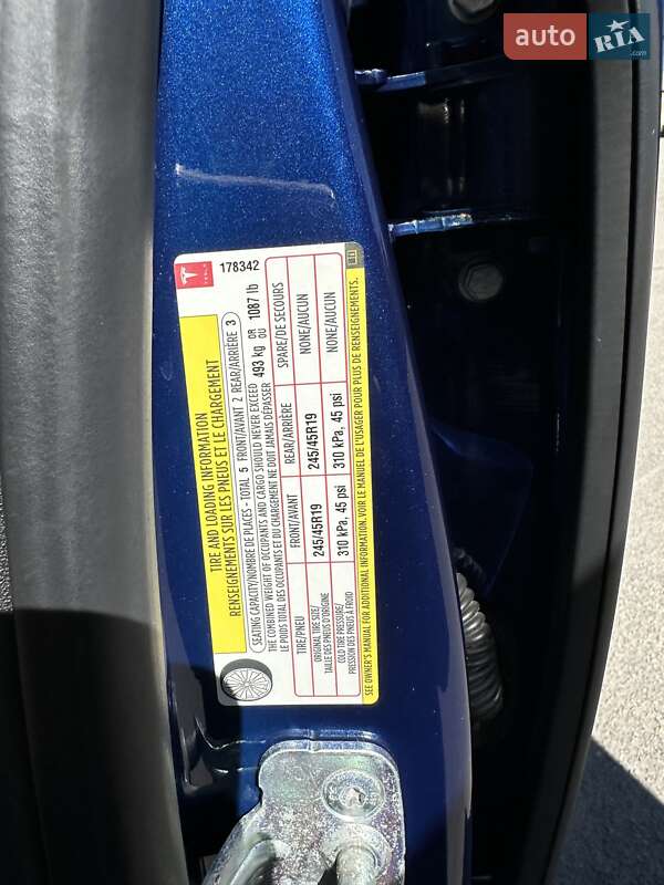 Лифтбек Tesla Model S 2017 в Кропивницком фото 24 Лифтбек Tesla Model S 2017 в Кропивницком