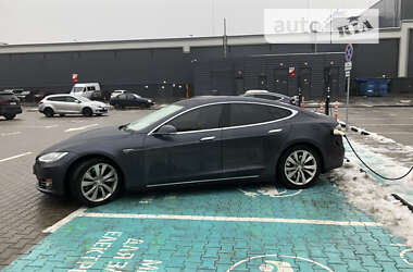 Лифтбек Tesla Model S 2015 в Киеве