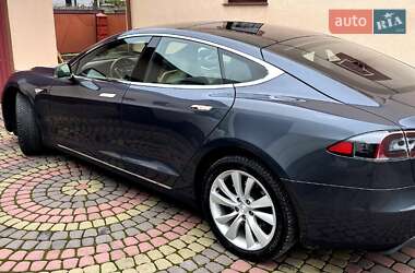 Лифтбек Tesla Model S 2015 в Львове