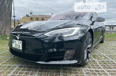 Ліфтбек Tesla Model S 2017 в Києві