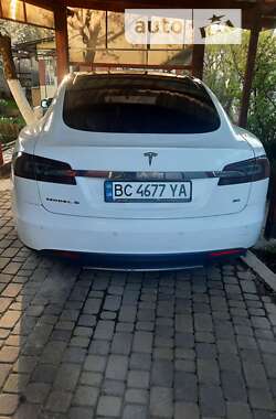 Лифтбек Tesla Model S 2014 в Львове