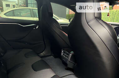 Лифтбек Tesla Model S 2017 в 