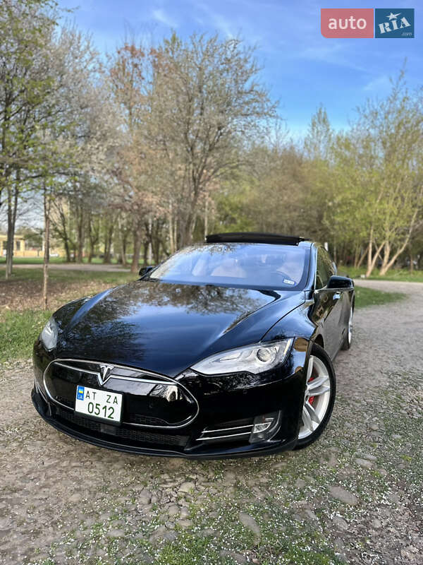 Лифтбек Tesla Model S 2015 в Ивано-Франковске фото 3 Лифтбек Tesla Model S 2015 в Ивано-Франковске