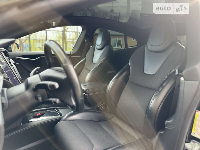 Ліфтбек Tesla Model S 2018 в Львові